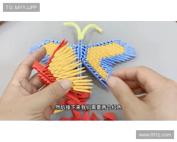 创意足球明星卡纸手工制作教程与精彩作品展示分享